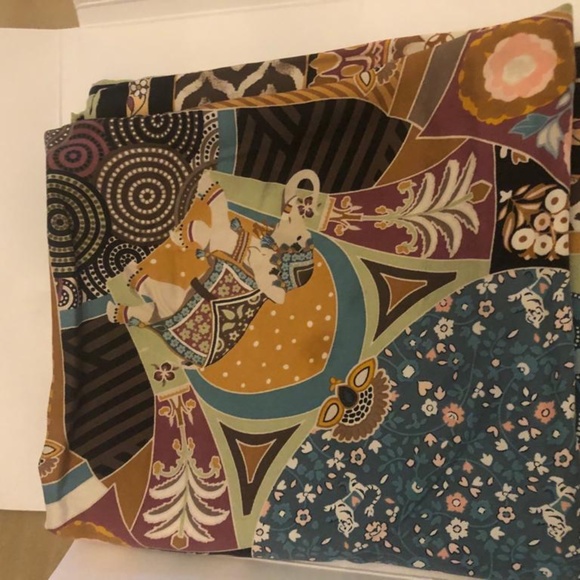 Authentic Ferragamo Silk Scarf Women - Picture 1 of 4